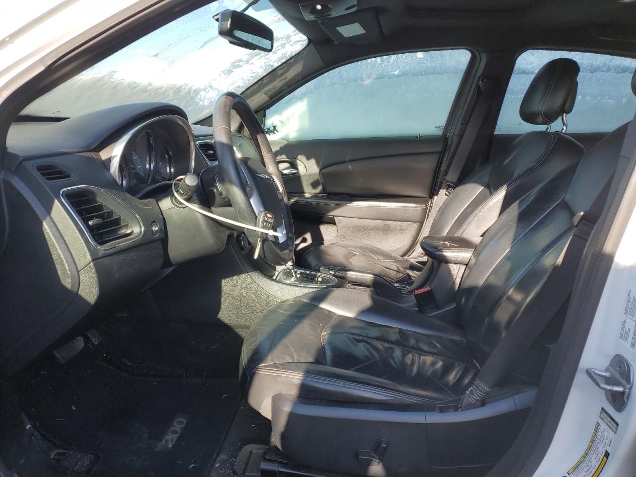 2013 Chrysler 200 Limited VIN: 1C3CCBCG3DN555241 Lot: 91962535