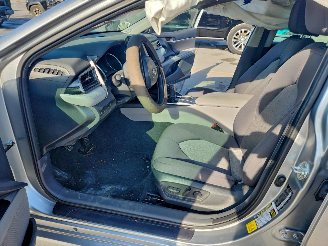 2024 Toyota Camry Le VIN: 4T1C11AK9RU870704 Lot: 93881075