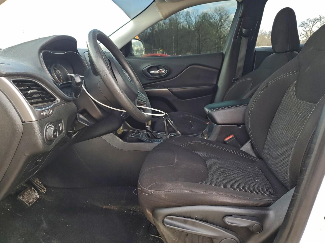 2019 Jeep Cherokee Latitude VIN: 1C4PJLCB0KD344546 Lot: 94186665