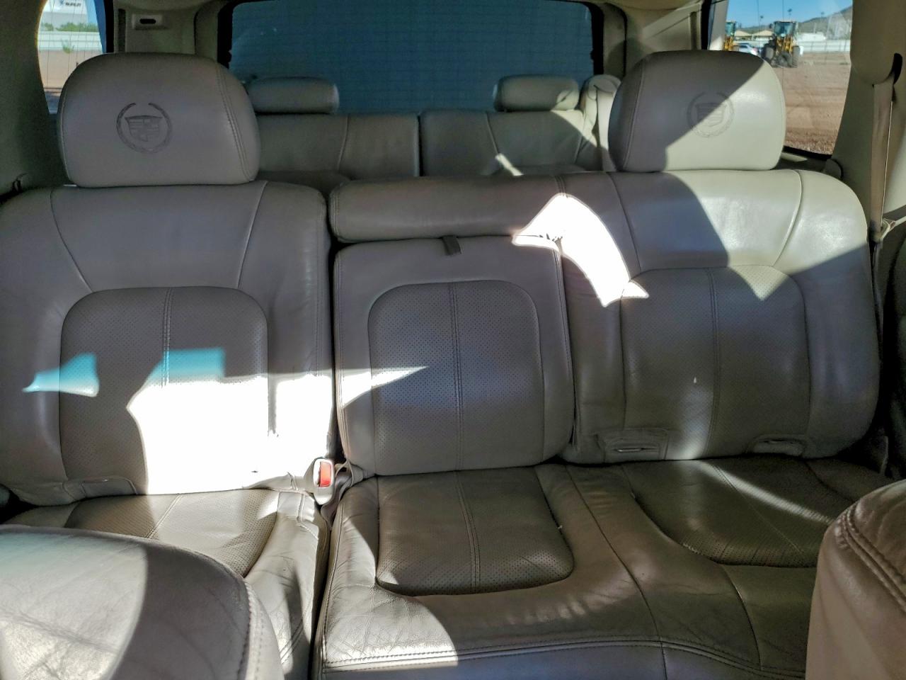 2002 Cadillac Escalade Luxury VIN: 1GYEK63N02R173021 Lot: 93977265