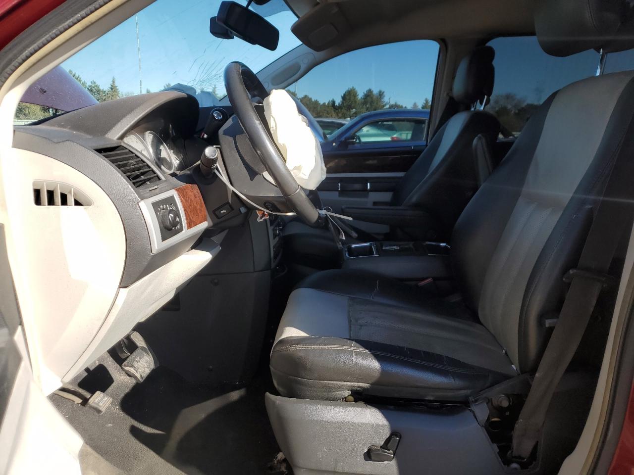 2010 Chrysler Town & Country Touring Plus VIN: 2A4RR8DX8AR441184 Lot: 91978205