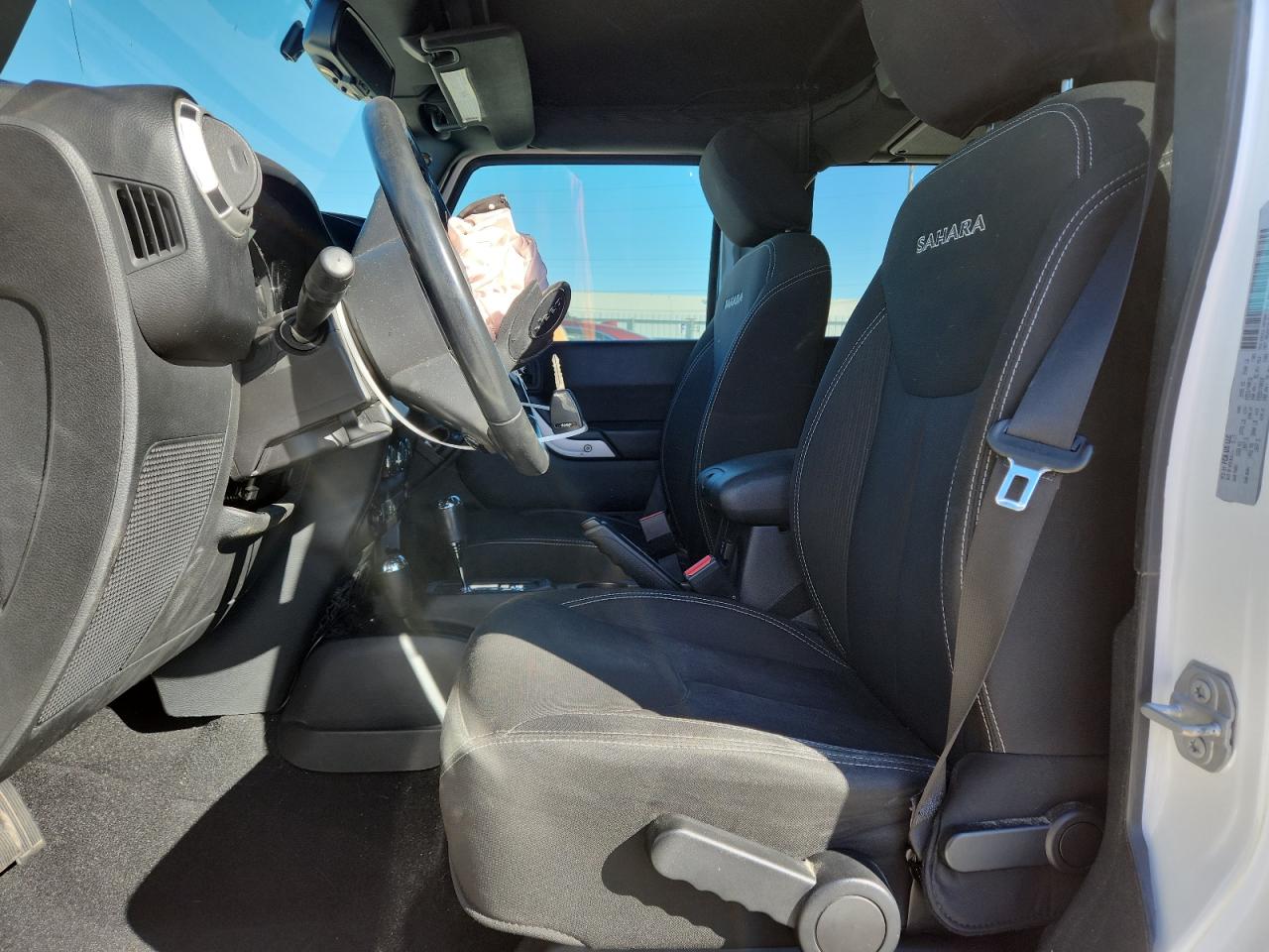 2017 Jeep Wrangler Unlimited Sahara VIN: 1C4BJWEG6HL637340 Lot: 92525825