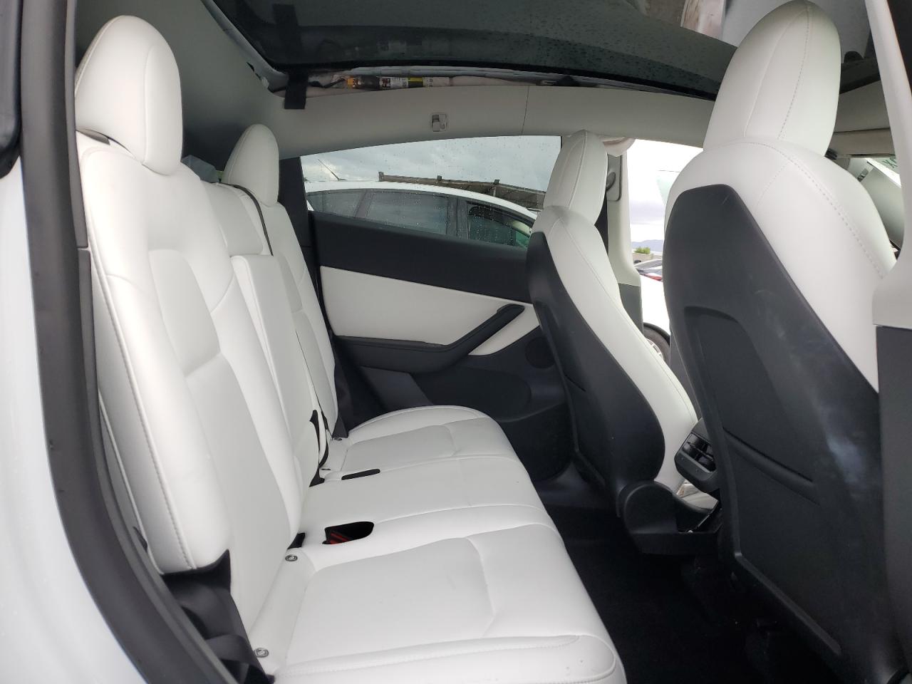 2022 Tesla Model Y VIN: 7SAYGDEF0NF487554 Lot: 93556965