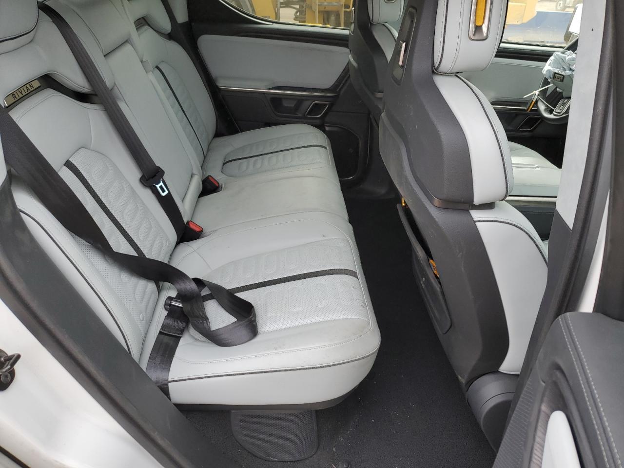 2023 Rivian R1T Adventure VIN: 7FCTGBAA5PN028136 Lot: 91627385