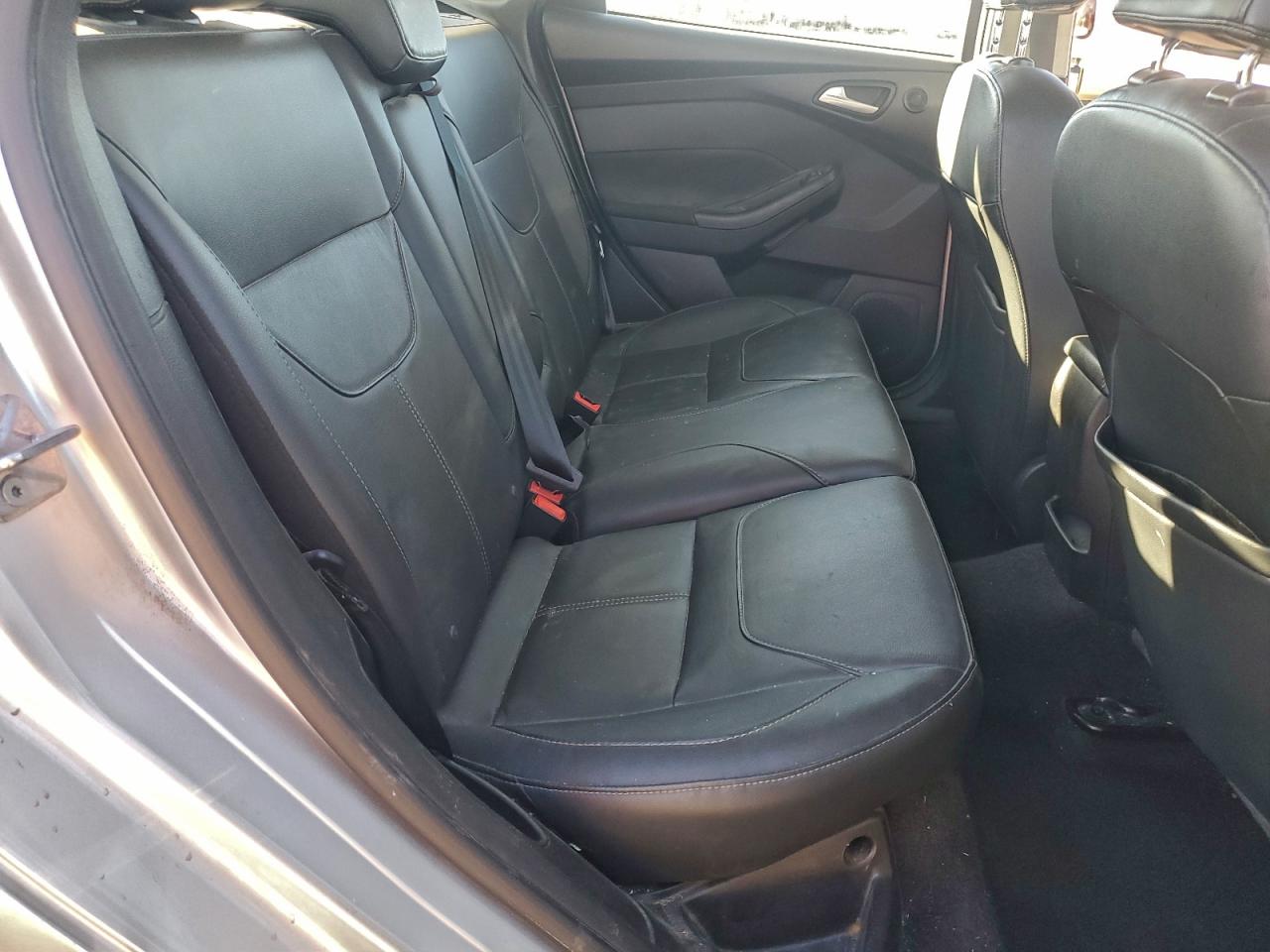 2017 Ford Focus Titanium VIN: 1FADP3J26HL272387 Lot: 94077075