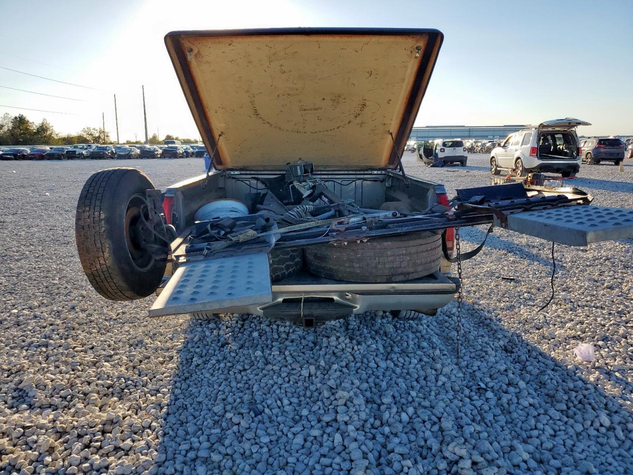 1998 Chevrolet Gmt-400 C1500 VIN: 1GCEC14R4WZ175223 Lot: 91489105