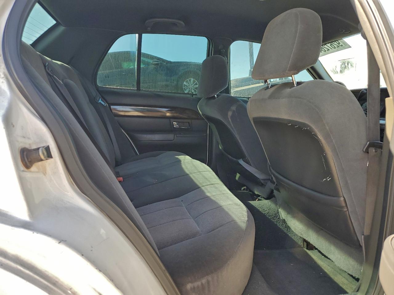 2005 Mercury Grand Marquis Gs VIN: 2MEFM74W35X666086 Lot: 92672645