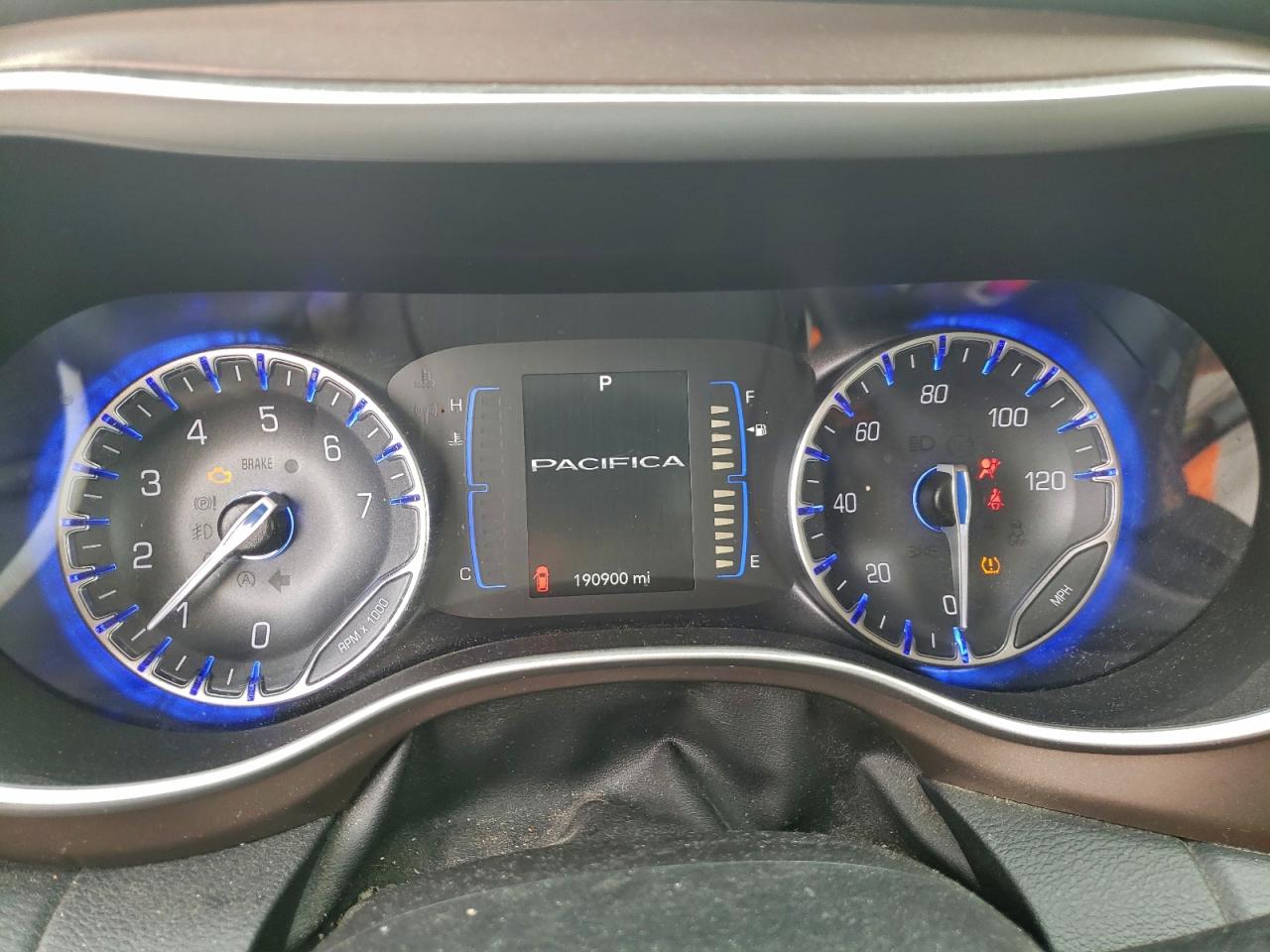 2018 Chrysler Pacifica Touring L VIN: 2C4RC1BG0JR174172 Lot: 94227715