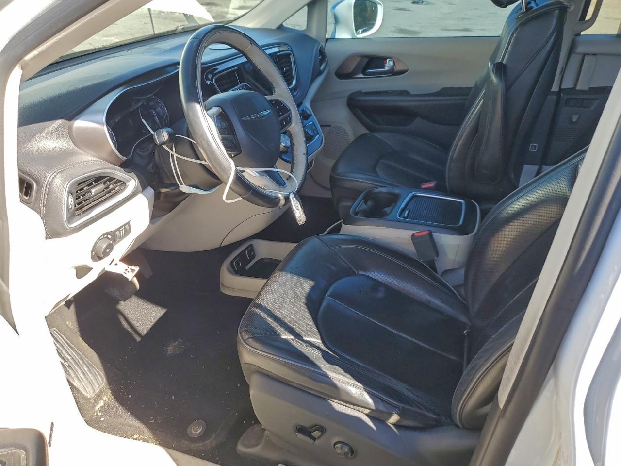 2018 Chrysler Pacifica Limited VIN: 2C4RC1GG7JR107173 Lot: 94239585