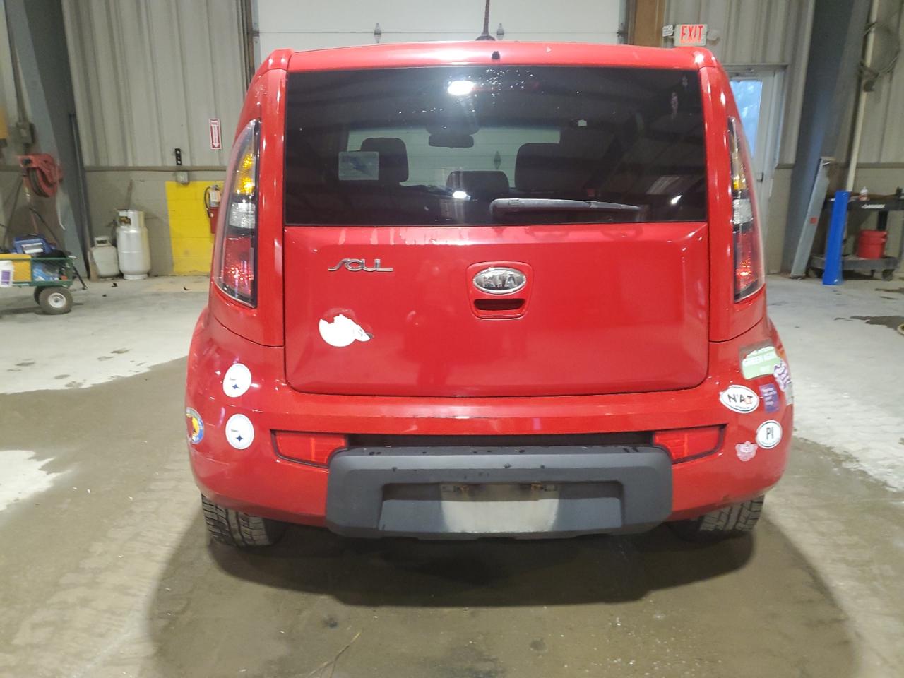 2011 Kia Soul + VIN: KNDJT2A20B7324065 Lot: 93761955