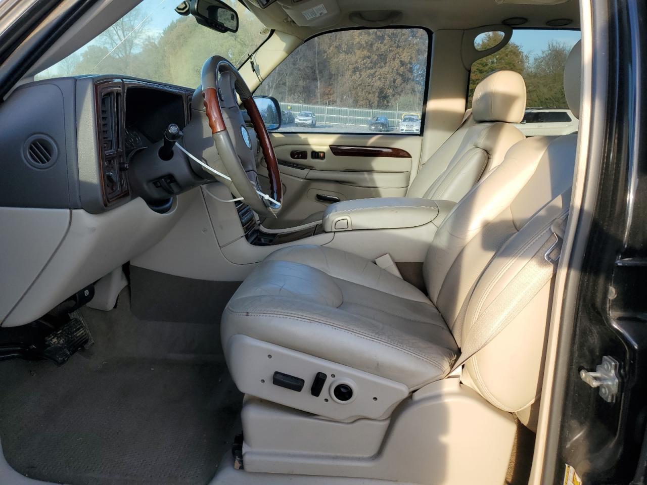 2005 Cadillac Escalade Luxury VIN: 1GYEC63T85R108109 Lot: 90526965