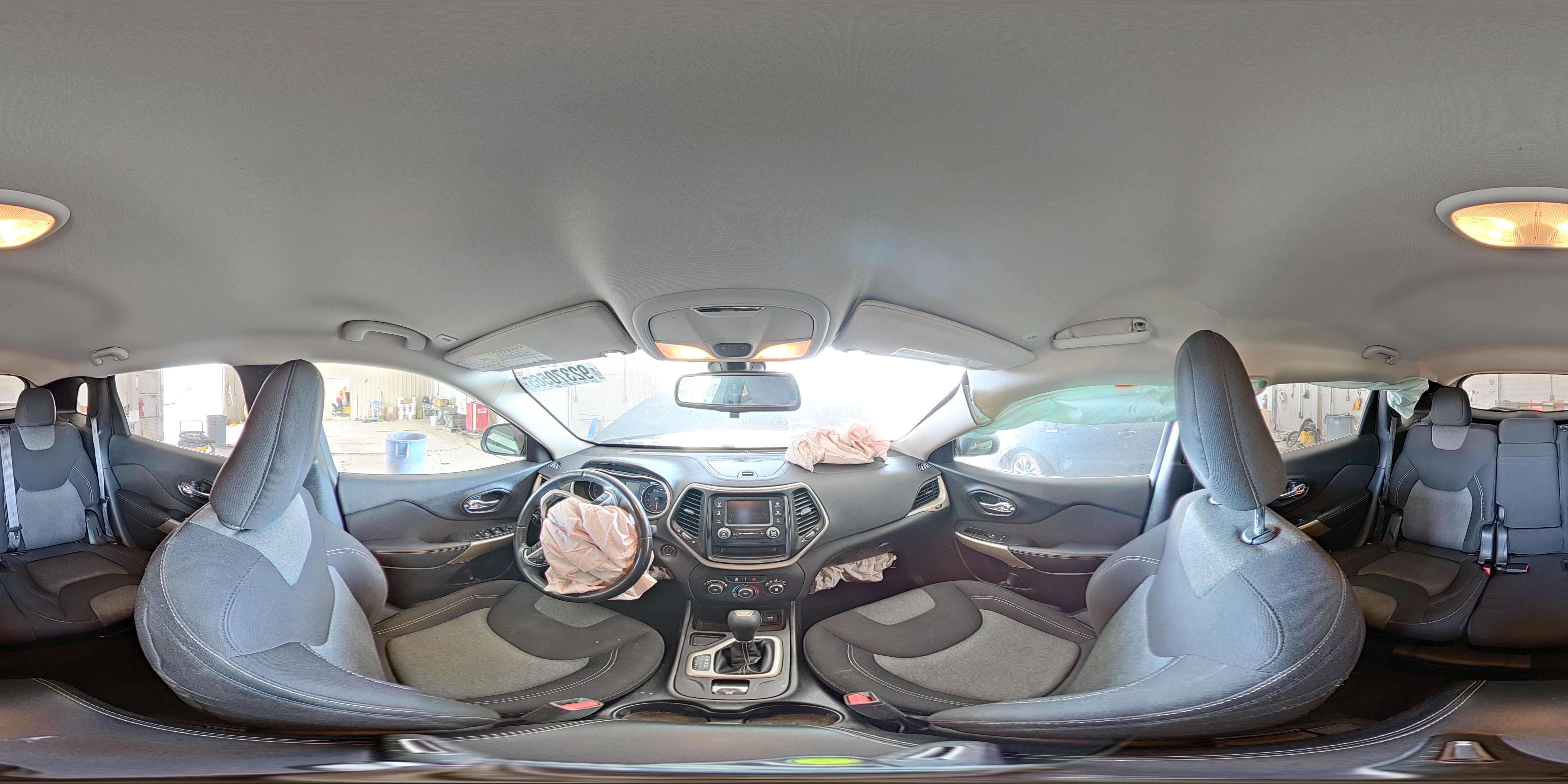 2018 Jeep Cherokee Latitude VIN: 1C4PJLCB3JD518303 Lot: 92370565