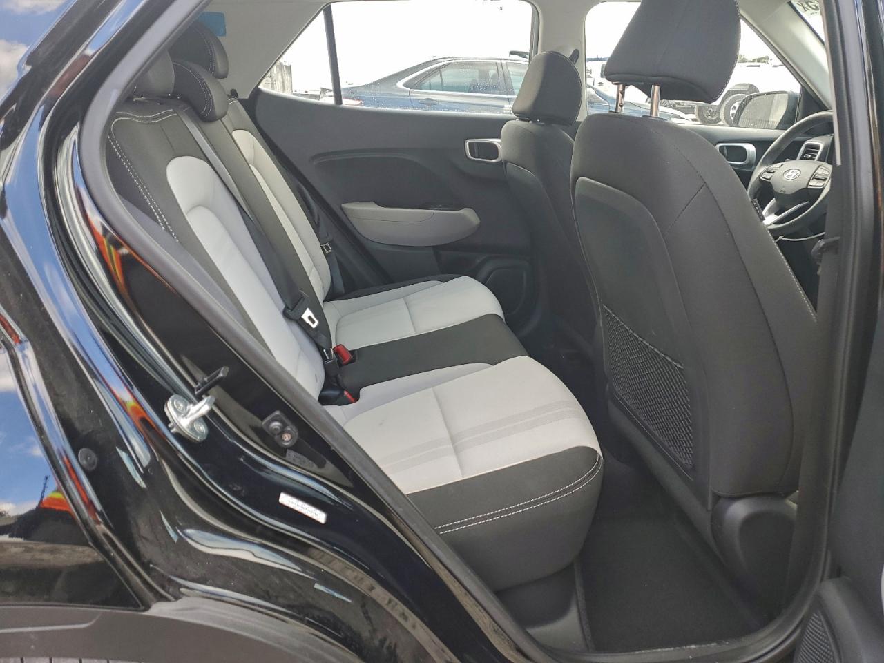 2022 Hyundai Venue Sel VIN: KMHRC8A36NU142466 Lot: 93944375