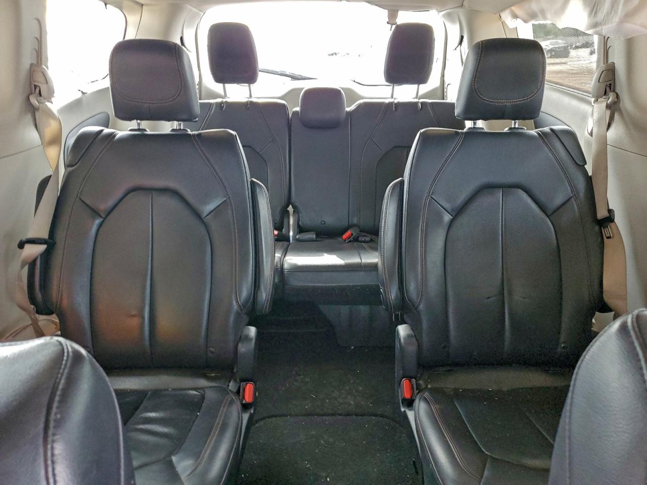 2019 Chrysler Pacifica Touring L VIN: 2C4RC1BG0KR608916 Lot: 93476405