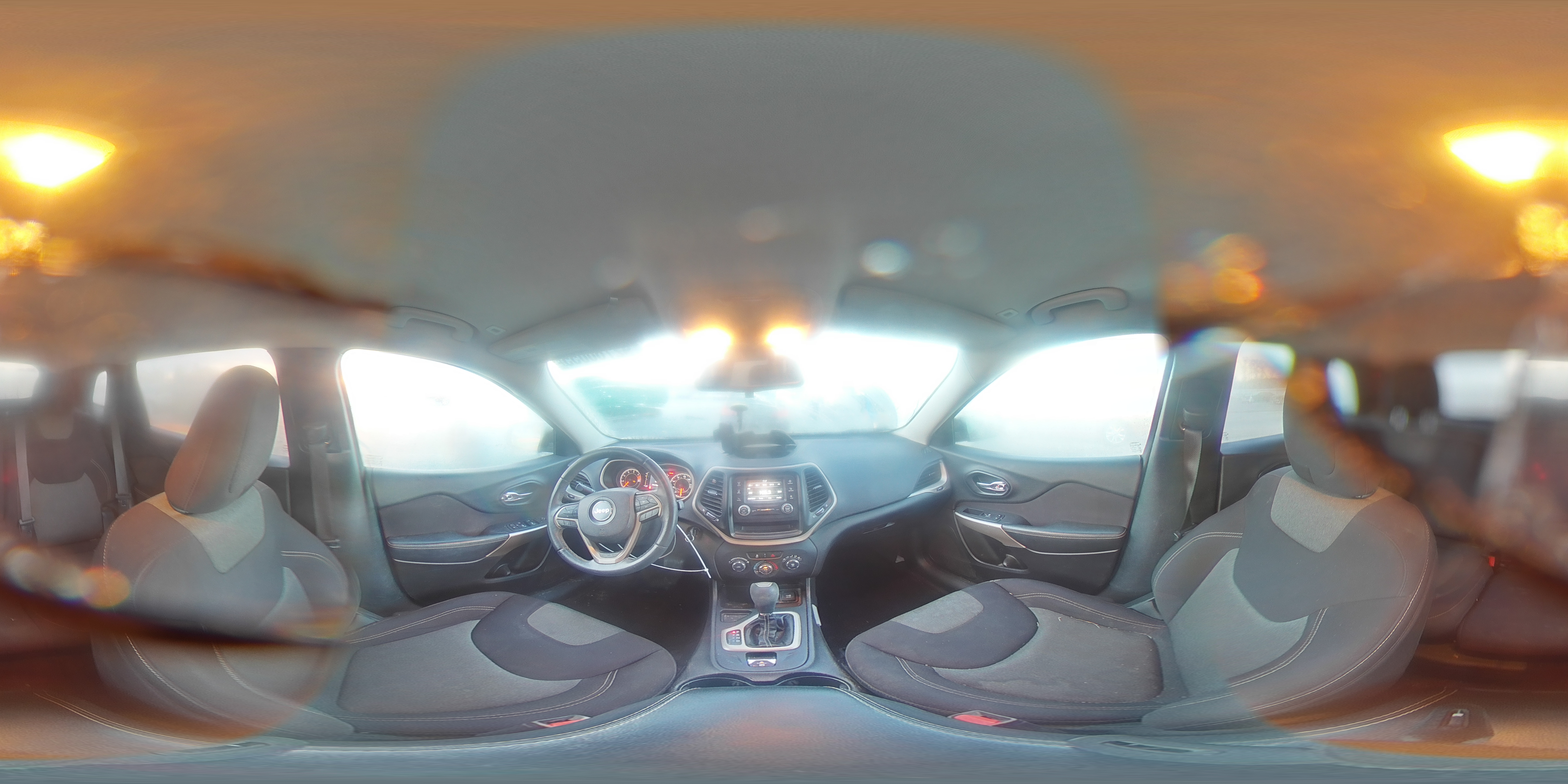 2018 Jeep Cherokee Latitude VIN: 1C4PJLCB3JD537692 Lot: 92760055