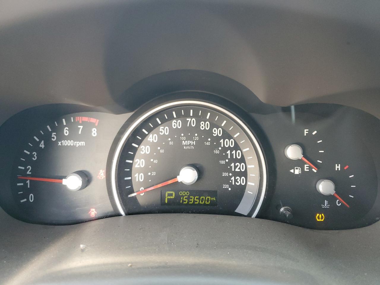 2011 Kia Sedona Lx VIN: KNDMG4C72B6363915 Lot: 92498385