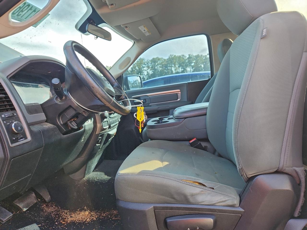 2017 Ram 1500 St VIN: 3C6JR6ATXHG745679 Lot: 94119685