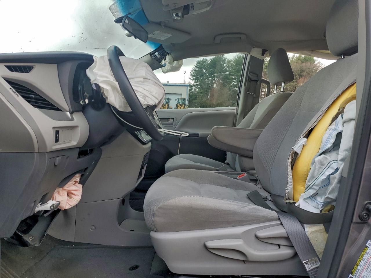 2015 Toyota Sienna VIN: 5TDZK3DC0FS671939 Lot: 93111825