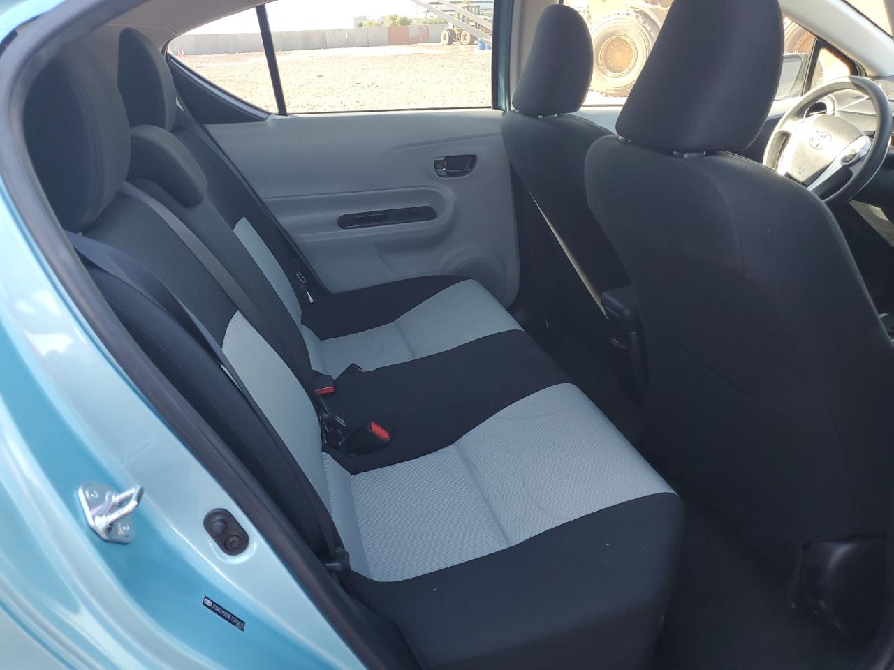 2014 Toyota Prius C VIN: JTDKDTB33E1076870 Lot: 91735215