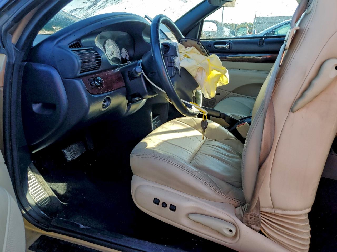 2001 Chrysler Sebring Limited VIN: 1C3EL65U41N561211 Lot: 93704015