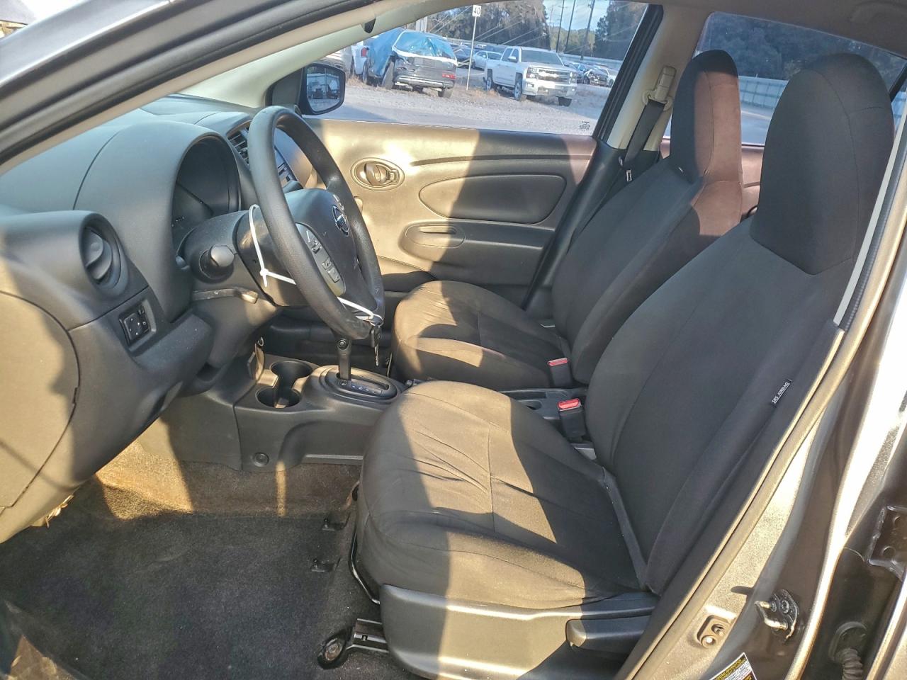 2017 Nissan Versa S VIN: 3N1CN7AP7HL833329 Lot: 94181845