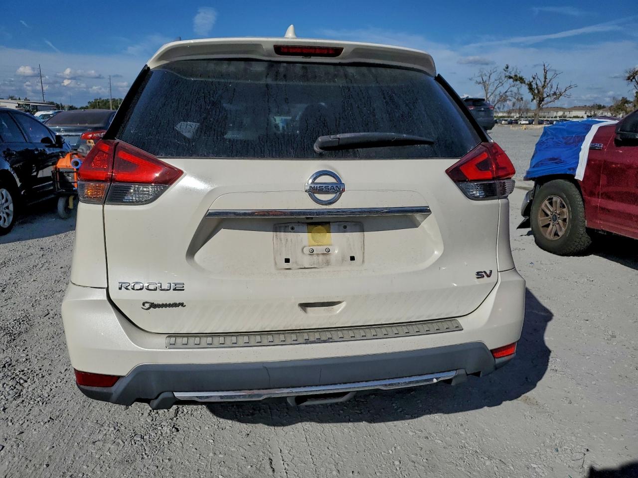 2018 Nissan Rogue S VIN: JN8AT2MT0JW470091 Lot: 92205165