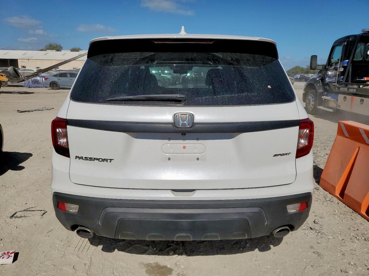 2021 Honda Passport Sport VIN: 5FNYF7H23MB007872 Lot: 92495615