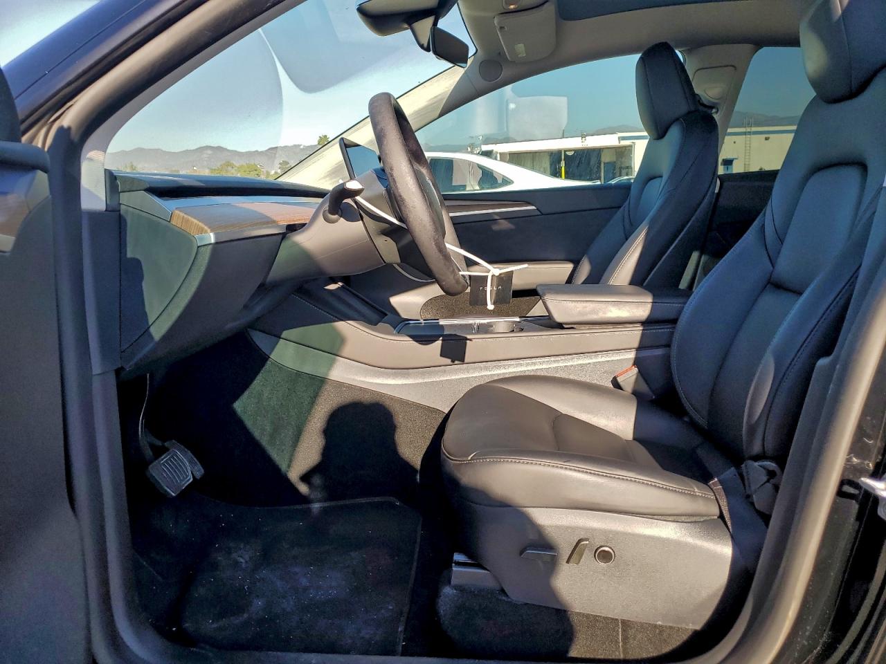 2025 Tesla Model Y VIN: 7SAYGDED4SF317448 Lot: 94309405