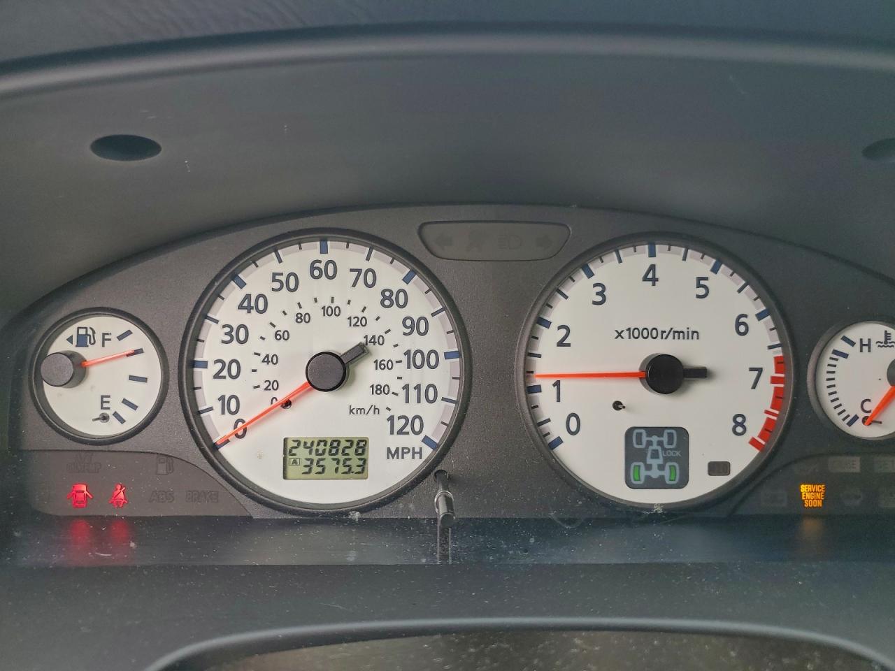 2002 Nissan Pathfinder Le VIN: JN8DR09Y02W736294 Lot: 94176735