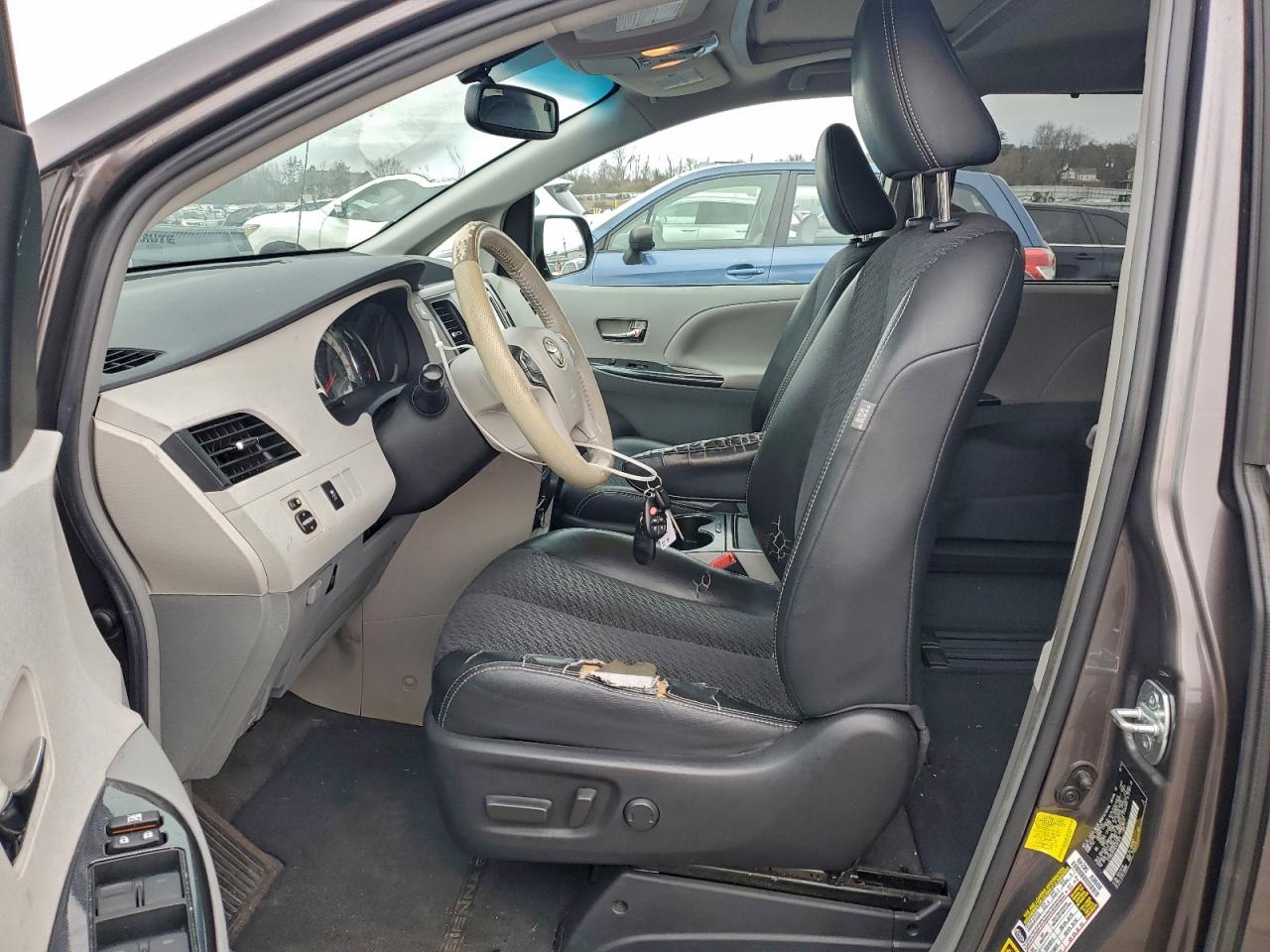 2012 Toyota Sienna Sport VIN: 5TDXK3DC8CS267970 Lot: 93261585