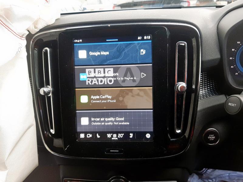 2024 VOLVO XC40 2.0 B3P PLUS DARK 5DR AUTO