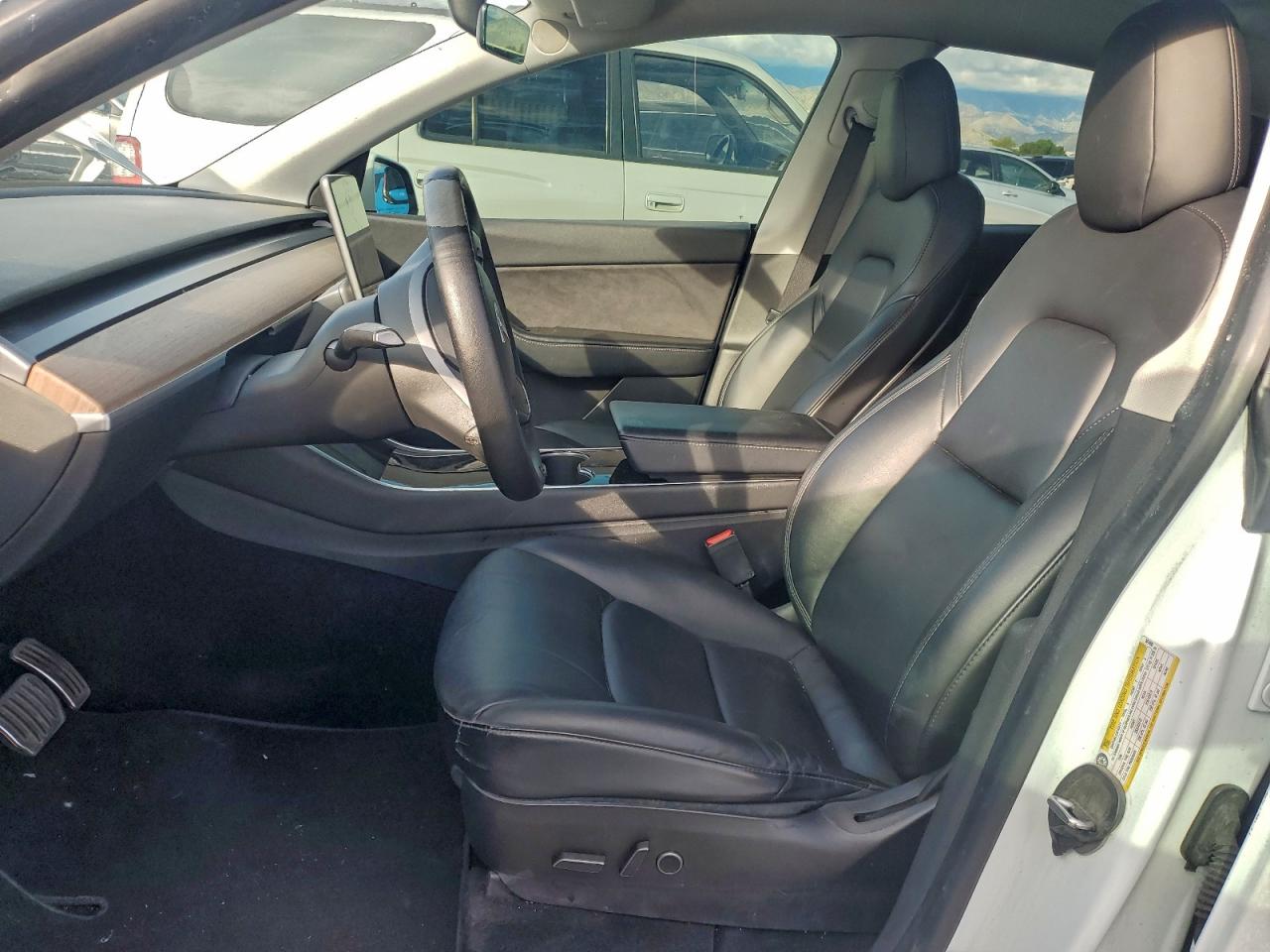 2021 Tesla Model Y VIN: 5YJYGDED0MF107400 Lot: 93468675