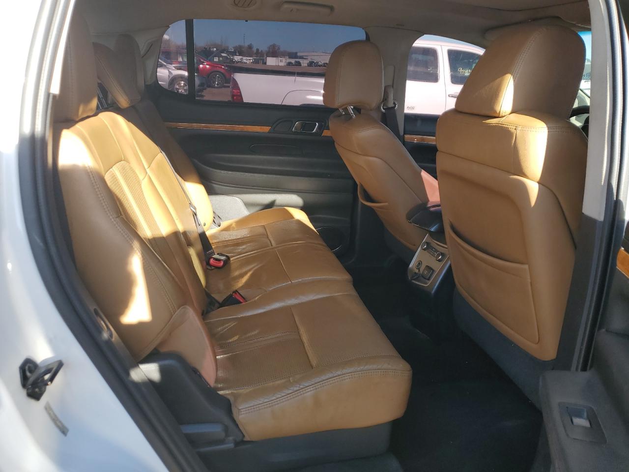 2010 Lincoln Mkt VIN: 2LMHJ5AR4ABJ08731 Lot: 92385235