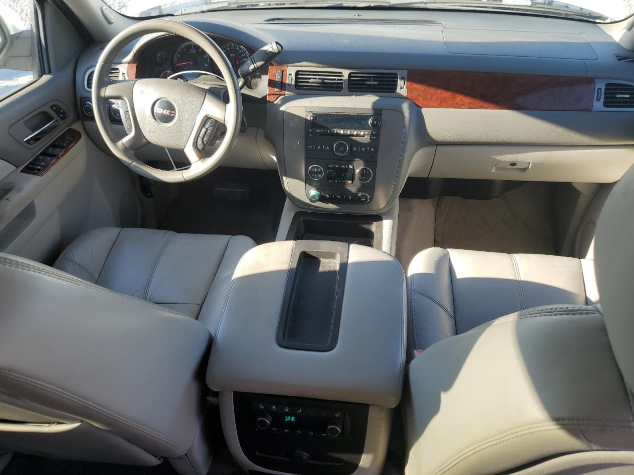 2010 GMC Yukon Xl K1500 Slt VIN: 1GKUKKE32AR288504 Lot: 90703095