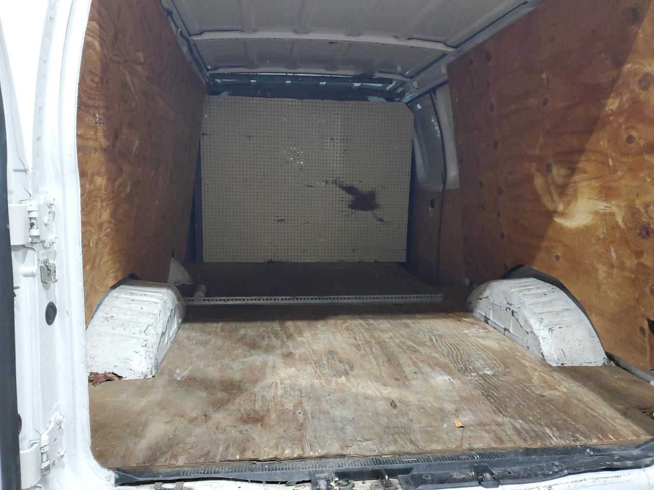 2007 Ford E250 Delivery Van VIN: 1FTNE24W57DB48830 Lot: 92032395