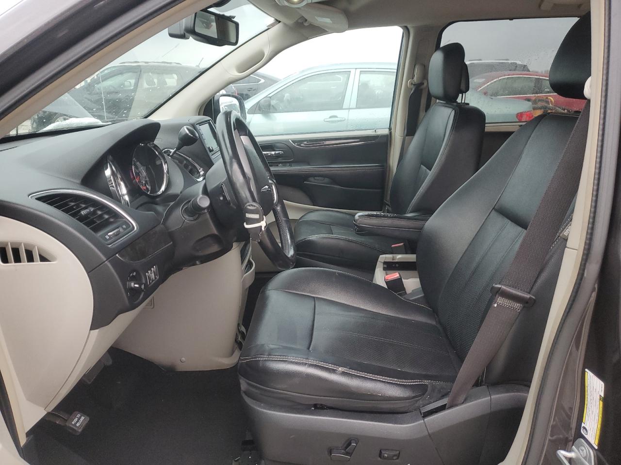 2015 Chrysler Town & Country Touring L VIN: 2C4RC1CG2FR578578 Lot: 91972215