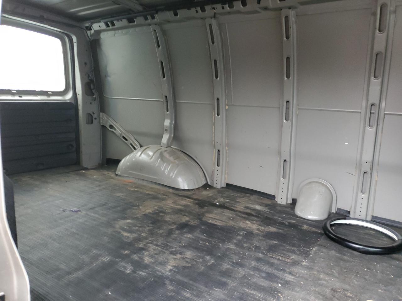 2002 Chevrolet Express G1500 VIN: 1GCFG15M621138047 Lot: 93784465