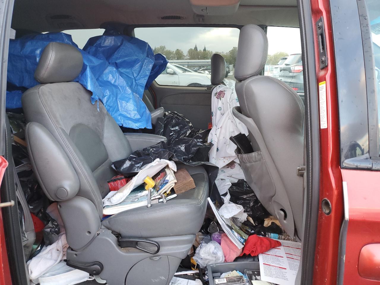 2004 Chrysler Town & Country Limited VIN: 2C8GP64L84R529353 Lot: 91650915