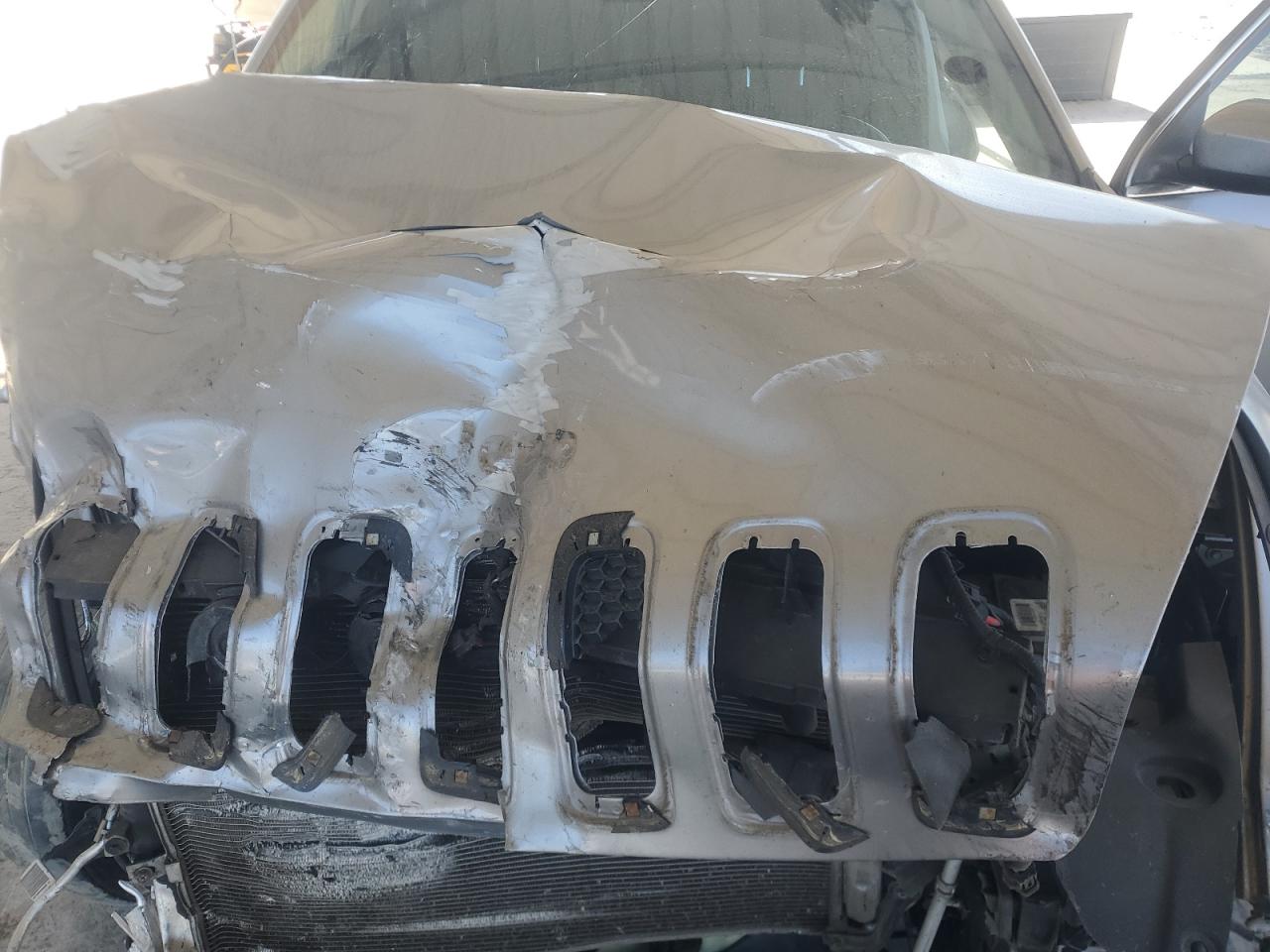 2017 Jeep Cherokee Latitude VIN: 1C4PJLCS6HW573195 Lot: 92928365