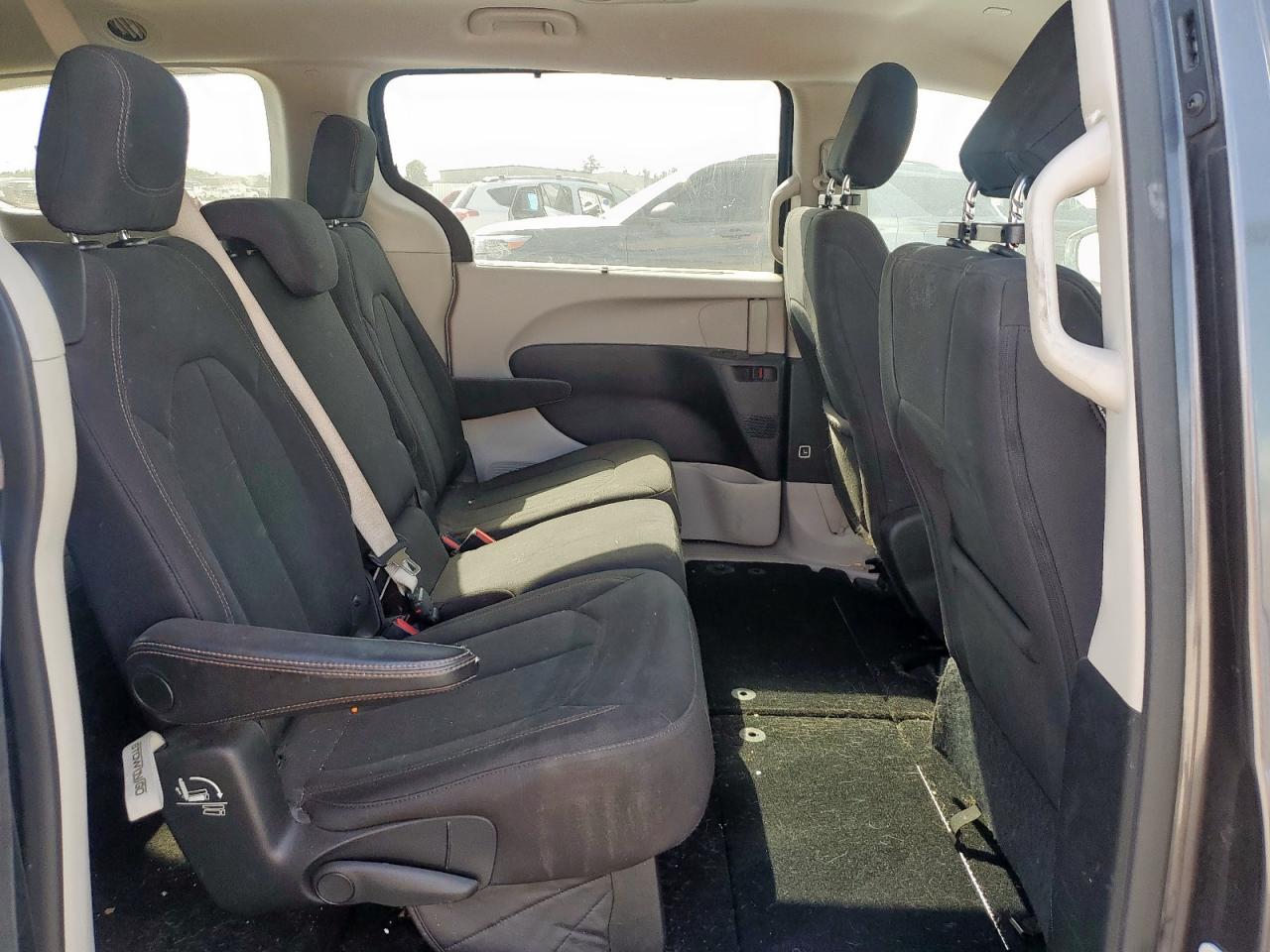 2018 Chrysler Pacifica Touring Plus VIN: 2C4RC1FG9JR279948 Lot: 92717225