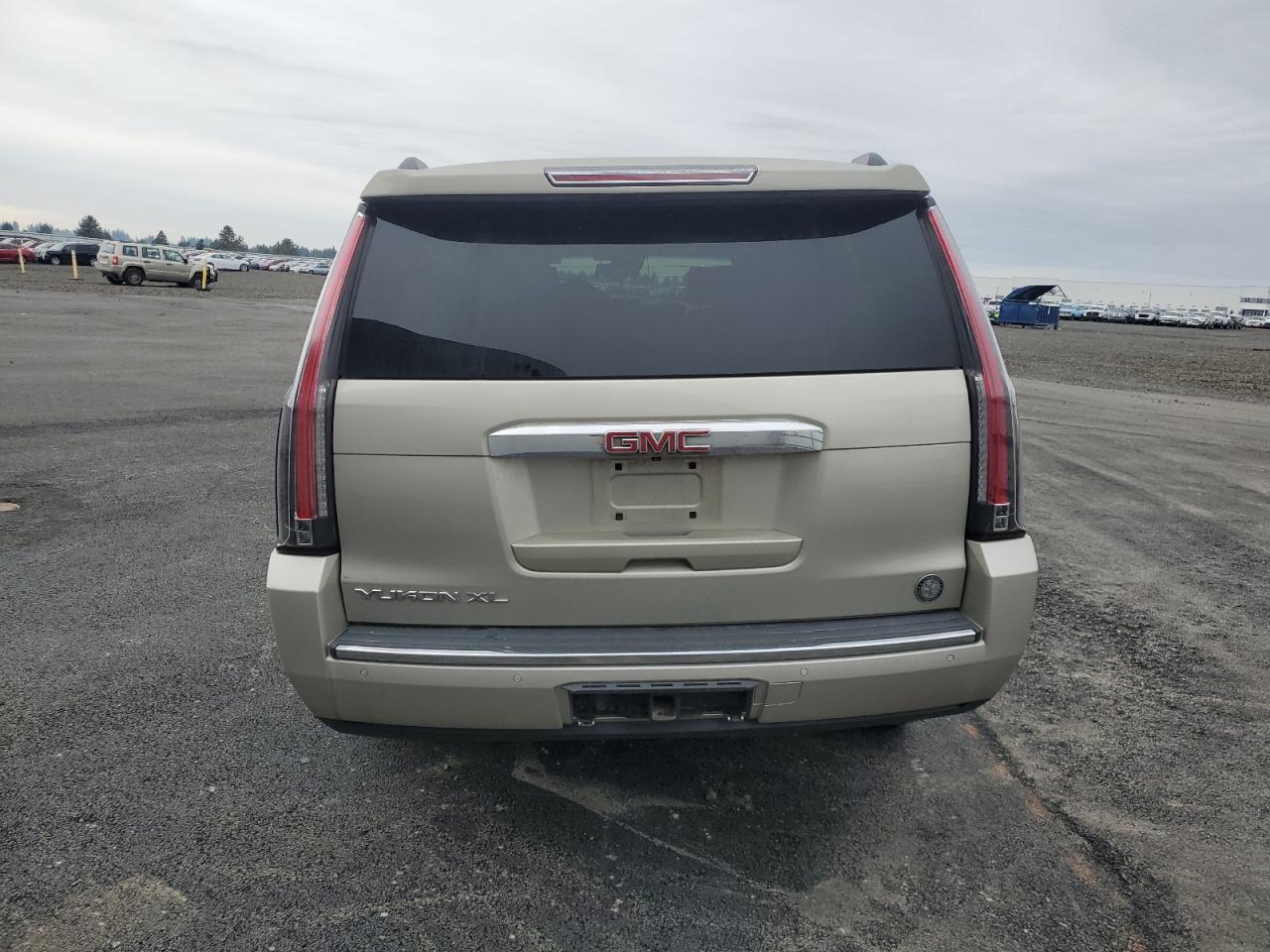 2015 GMC Yukon Xl Denali VIN: 1GKS2JKJ5FR293093 Lot: 90947405