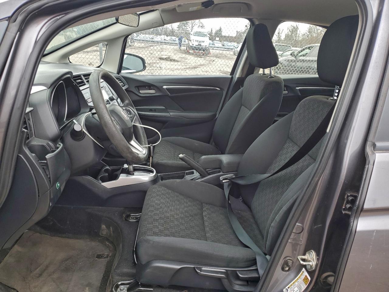 2017 Honda Fit Lx VIN: 3HGGK5H52HM706144 Lot: 93636805