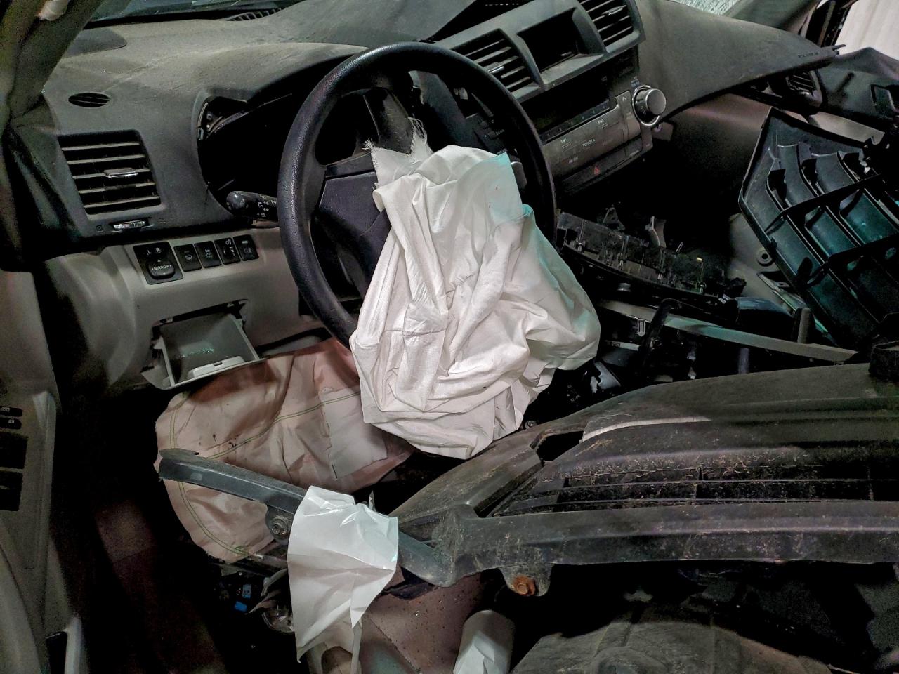 2012 Toyota Highlander Base VIN: 5TDBK3EH0CS136648 Lot: 94128555