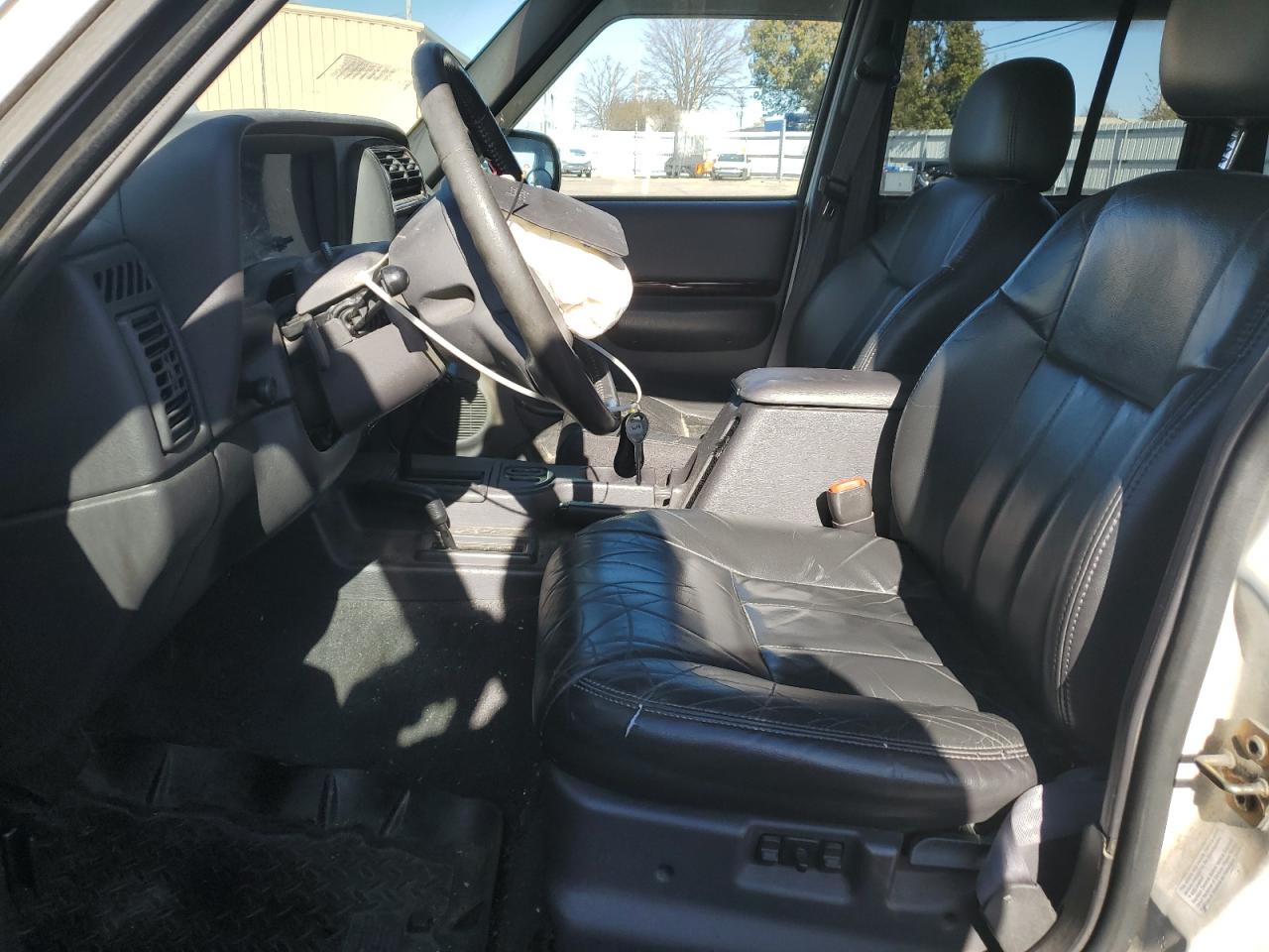 2001 Jeep Cherokee Classic VIN: 1J4FF58S41L617598 Lot: 92392105