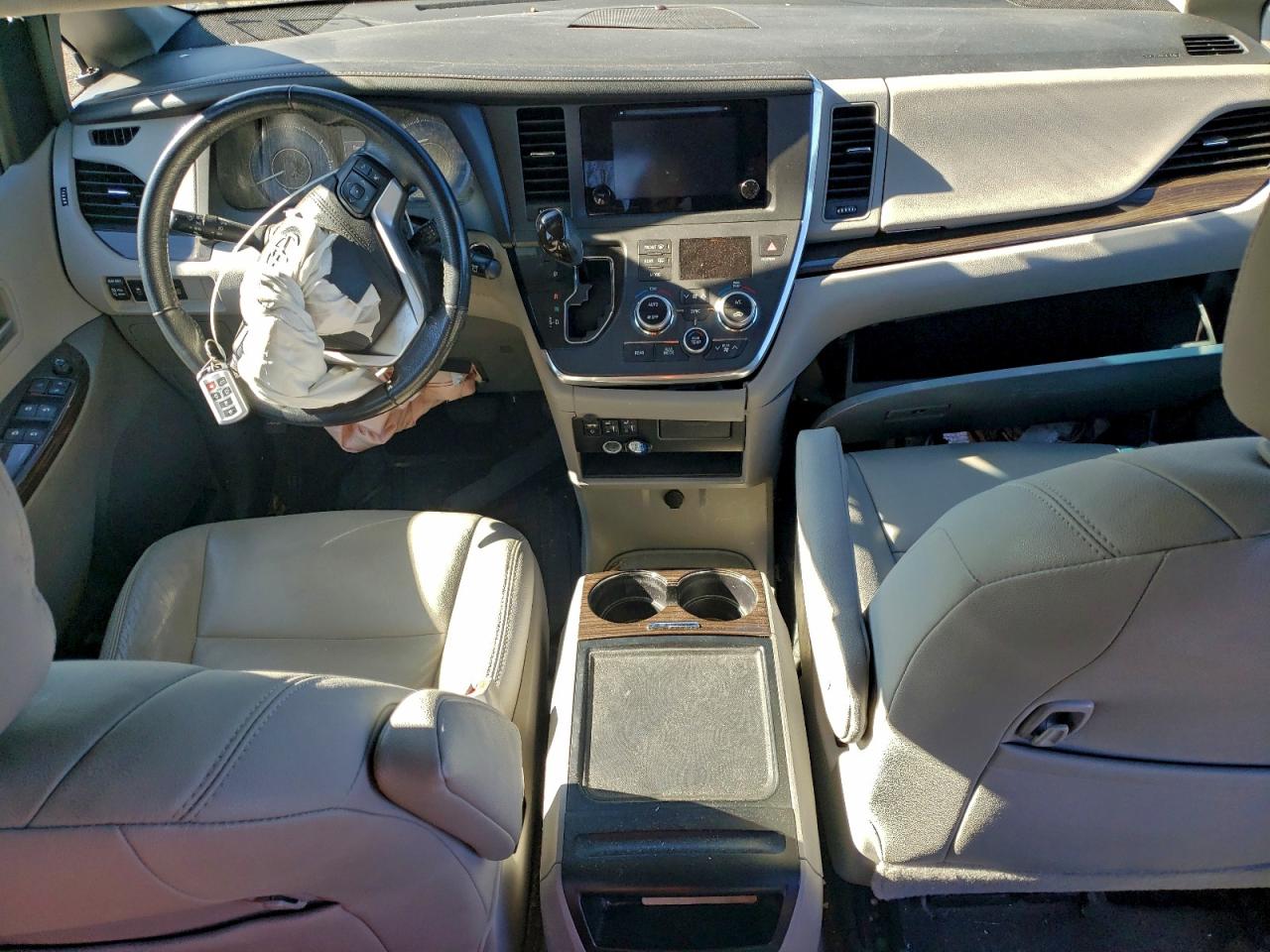 2017 Toyota Sienna Xle VIN: 5TDYZ3DC1HS808817 Lot: 93086375