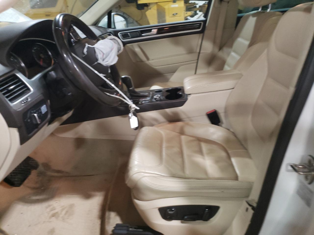 2014 Volkswagen Touareg V6 Tdi VIN: WVGEP9BP0ED007817 Lot: 91733135