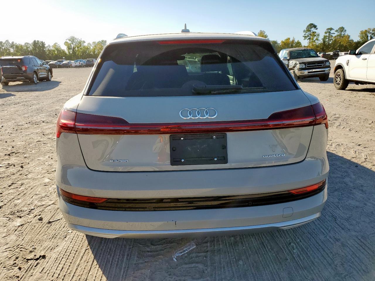 2022 Audi E-Tron Premium VIN: WA1AAAGE2NB005795 Lot: 91801595