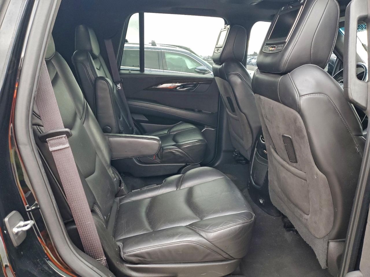 2016 Cadillac Escalade Platinum VIN: 1GYS4DKJ2GR370473 Lot: 93936455