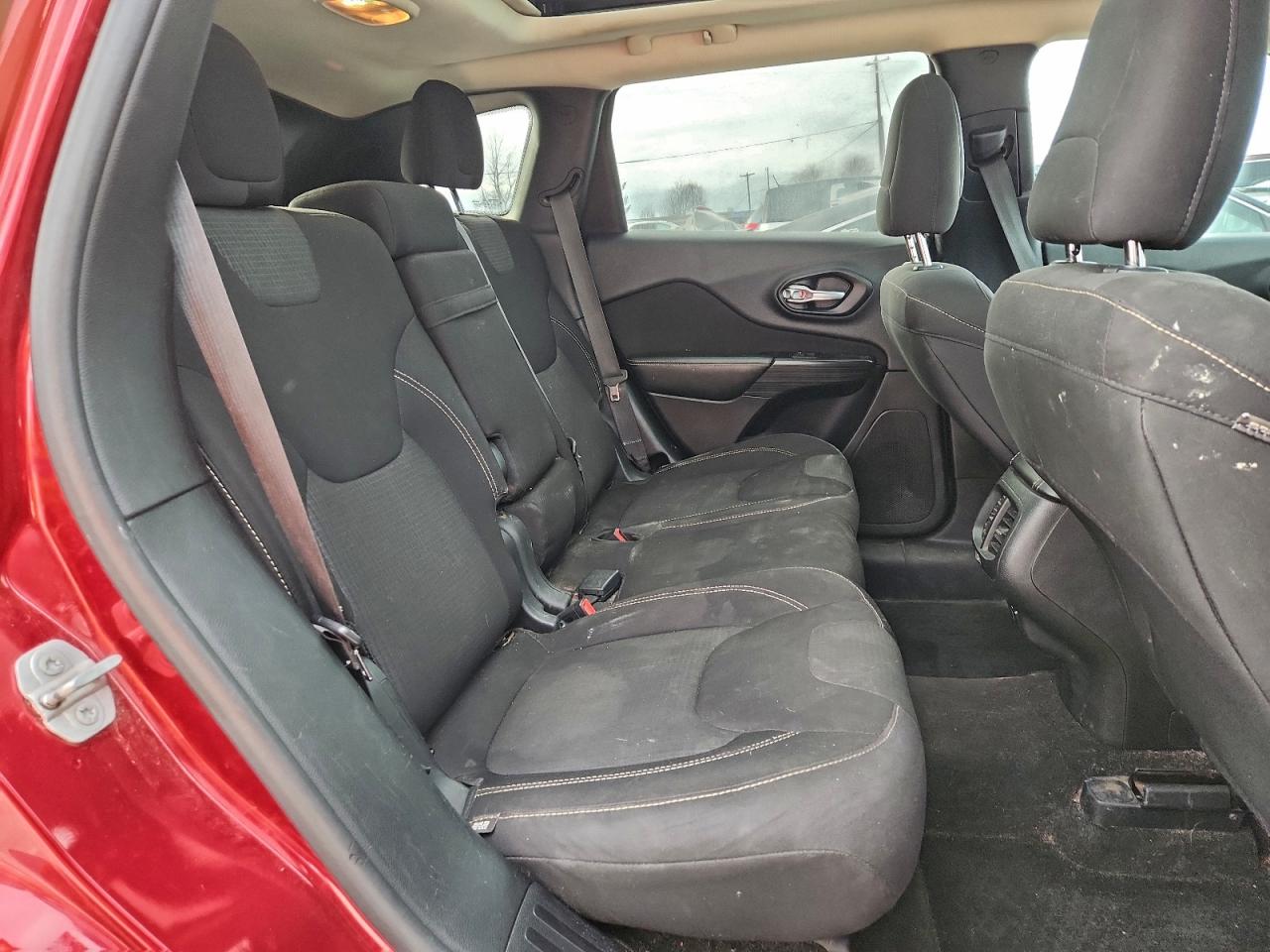 2015 Jeep Cherokee Latitude VIN: 1C4PJMCS5FW749561 Lot: 93318965