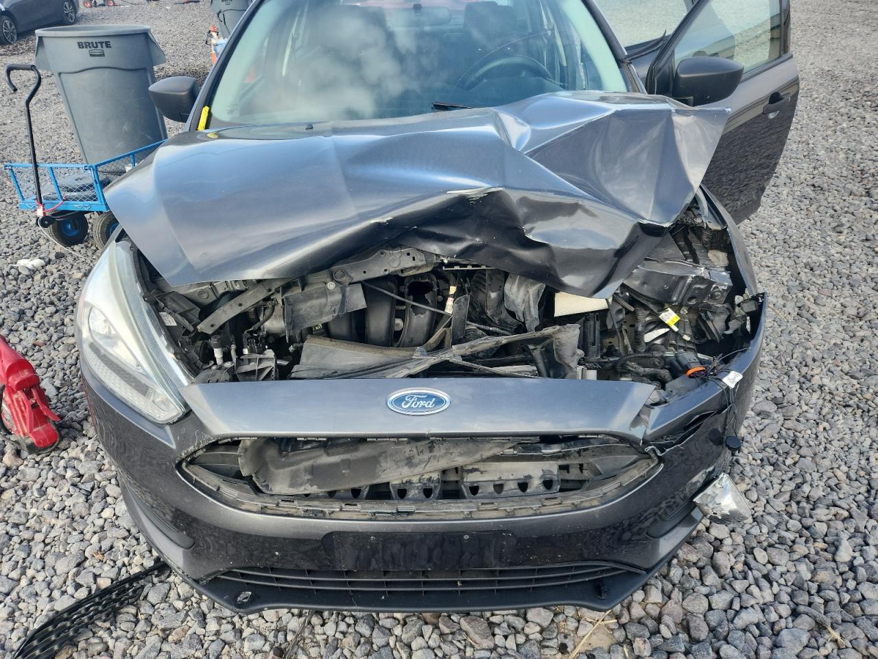 2015 Ford Focus S VIN: 1FADP3E26FL299967 Lot: 92740625